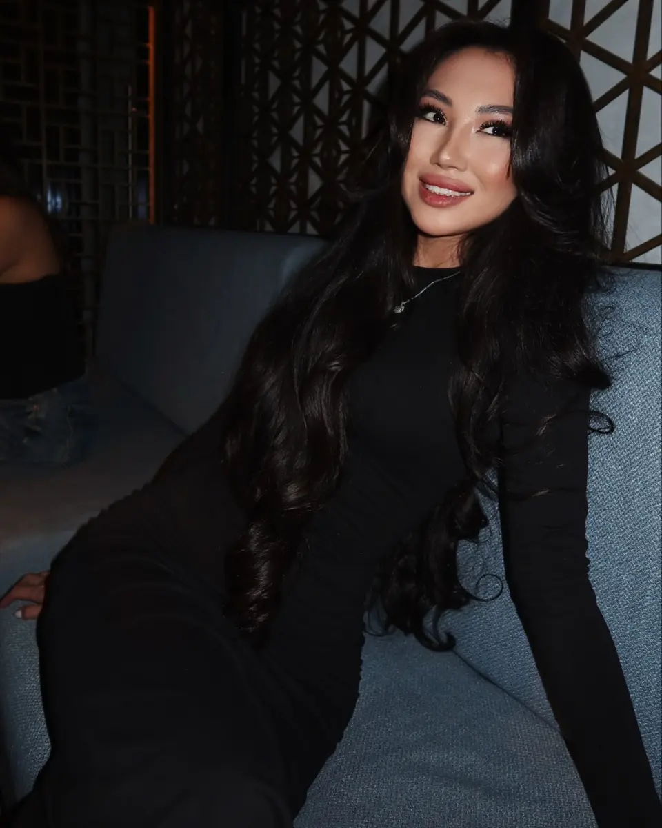 Amina escort in Dubai