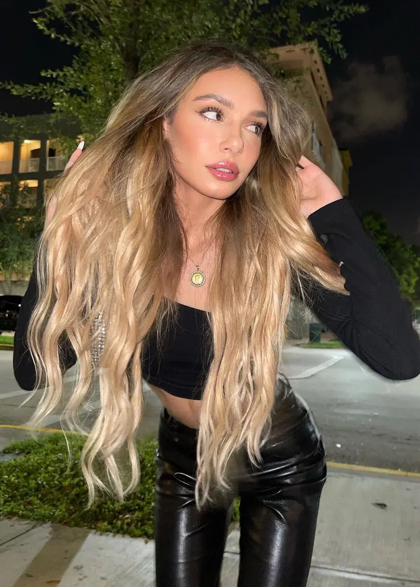 Daphne escort in Dubai
