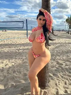 Dominique escort in Dubai
