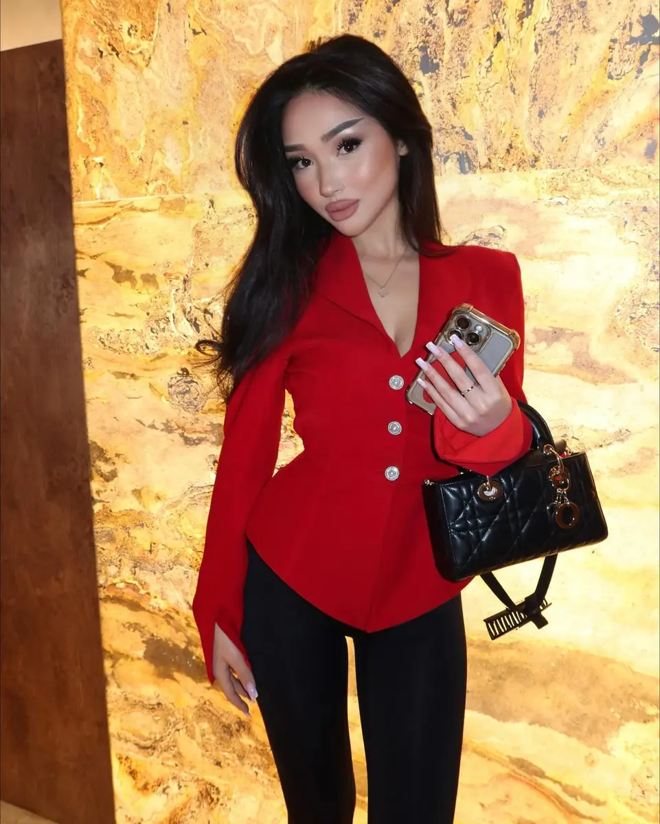 Zira escort in Dubai