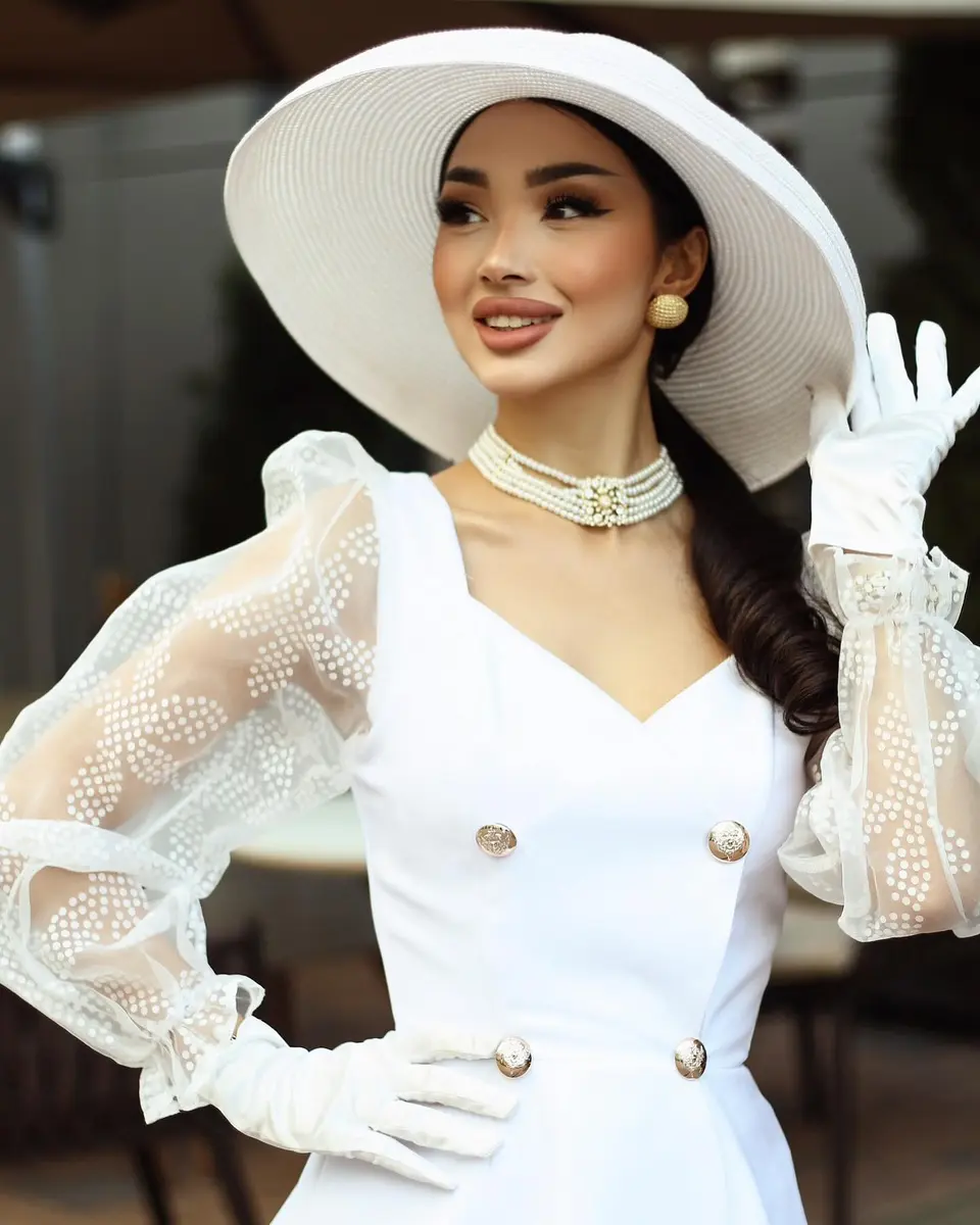 Zira escort in Dubai