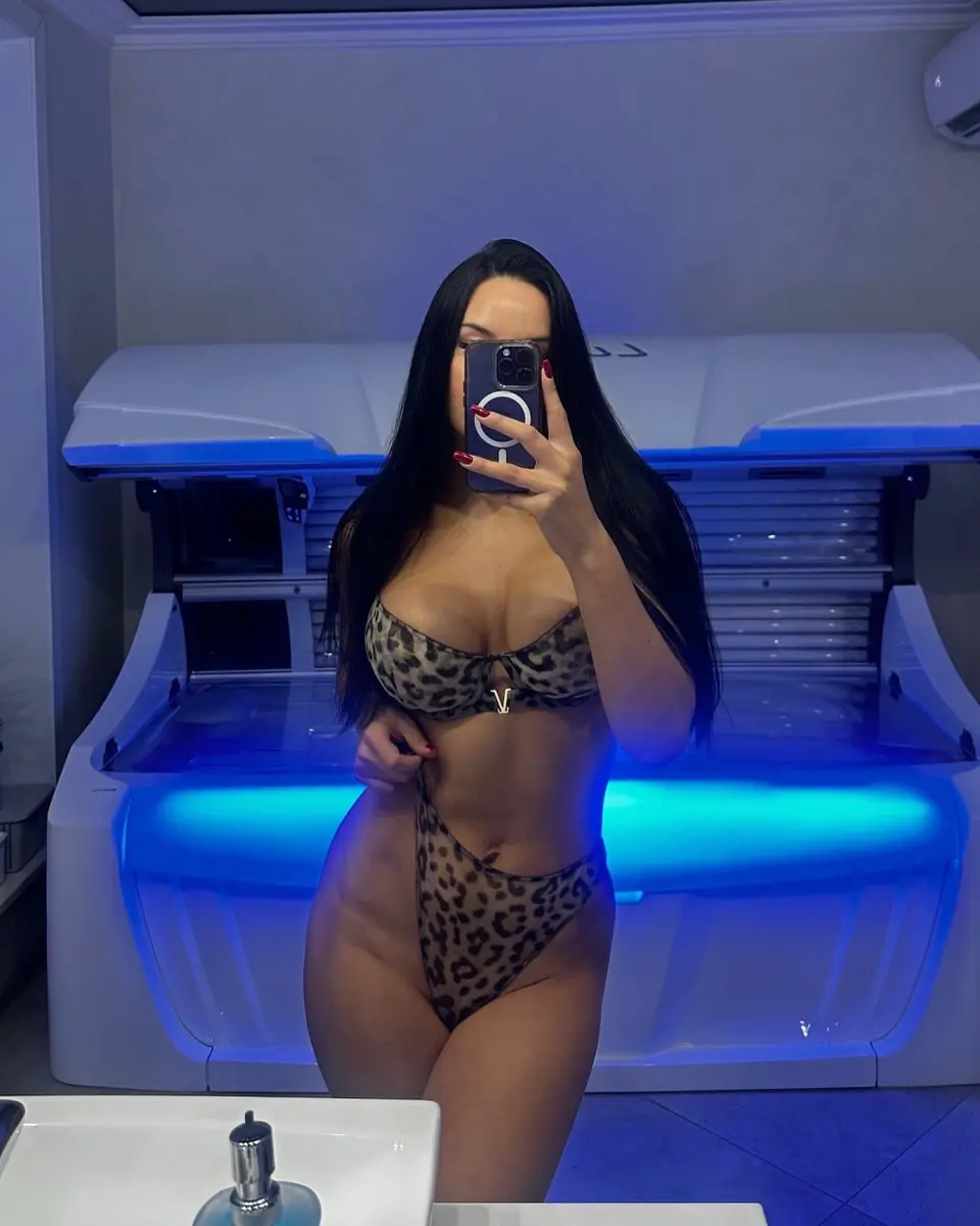 Zlata escort in Dubai